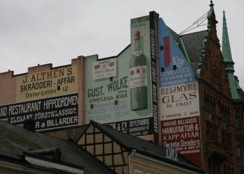 Samsung Vacuum Cleans Up After Crazy Hipsters Who Act Like Hyperactive 12 Year Olds