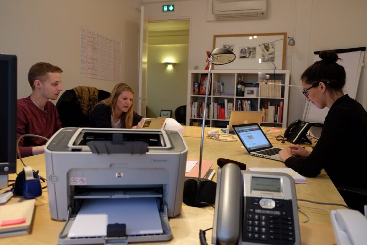 Using Social Media to Help Build Company Culture