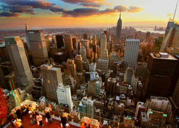 These are the 6 NYC Spots You Need to Visit to Enjoy the Warm Weather (and the Views)