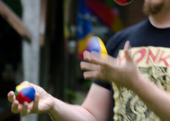 Start Your New Venture Without Quitting Your Day Job