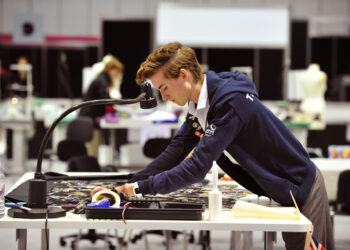 5 Things To Do To Get into Fashion Tech