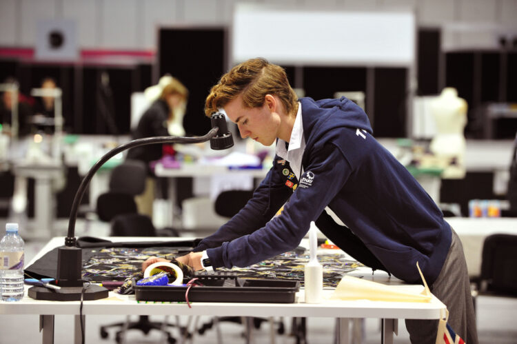 5 Things To Do To Get into Fashion Tech