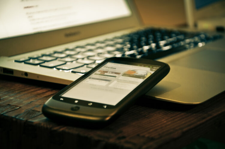 Mobile Device Connectivity Changing Ecommerce Business