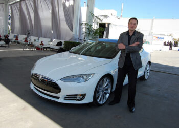 Elon Musk, The Visionary: “If No One Else Does it, I Will” and Things to Learn From Him