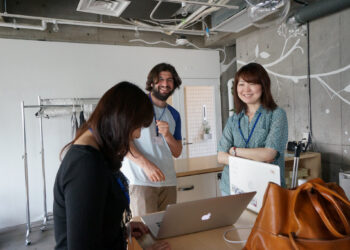 Smart Entrepreneurs Build Startups Without Investors