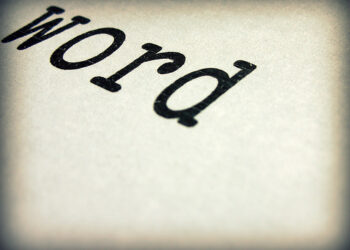 Blogs Vs. Newsletters: Why You Don’t Have to Choose One Over the Other