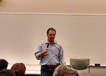 These 5 Startups Covered Bands, Bling, and Bitcoin at Entrepreneurs Roundtable 72