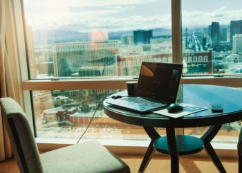 6 Myths on Starting a Startup That Can Kill You