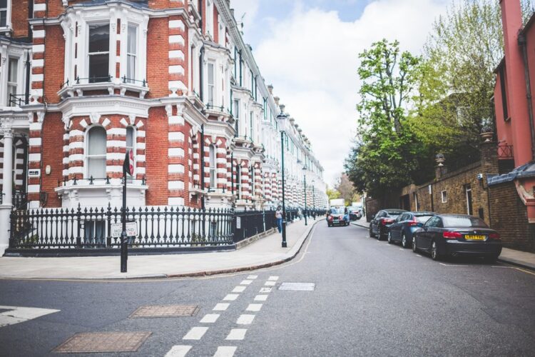 10 Ways to Be More Adept at Seeing Around the Corner