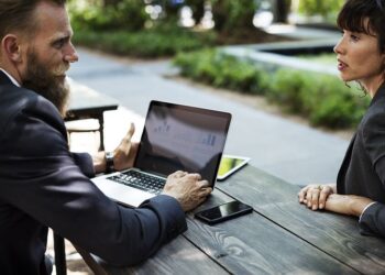 Why You Should Enlist a Business Mentor, Or Be One