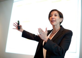 How to Score a Meeting With Top Investors