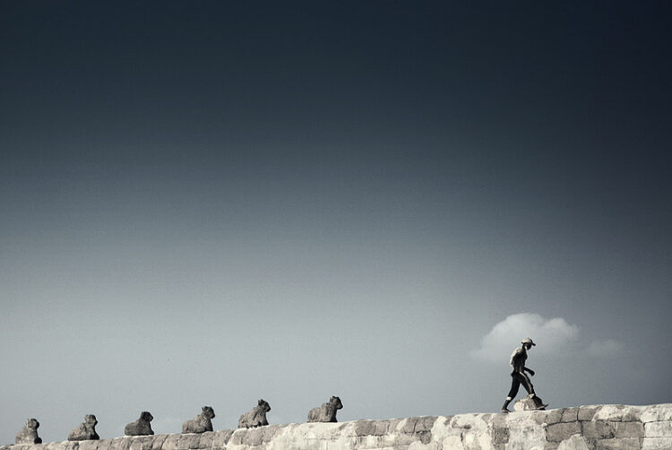 7 Ways That Entrepreneurs Must Lead to Succeed