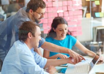 4 Easy Ways to Improve Boring Meetings