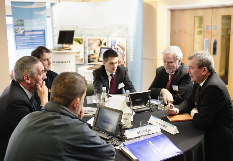 5 Easy Ways to Get Your Team to Buy Into Social Media